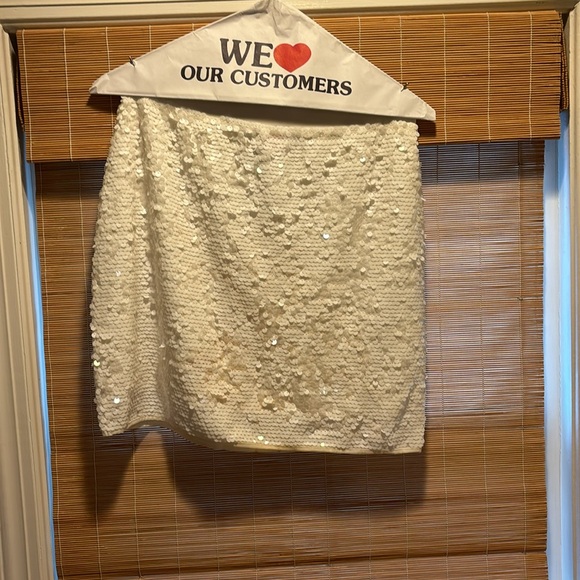 BCBG matching sequin top and skirt - Picture 3 of 5